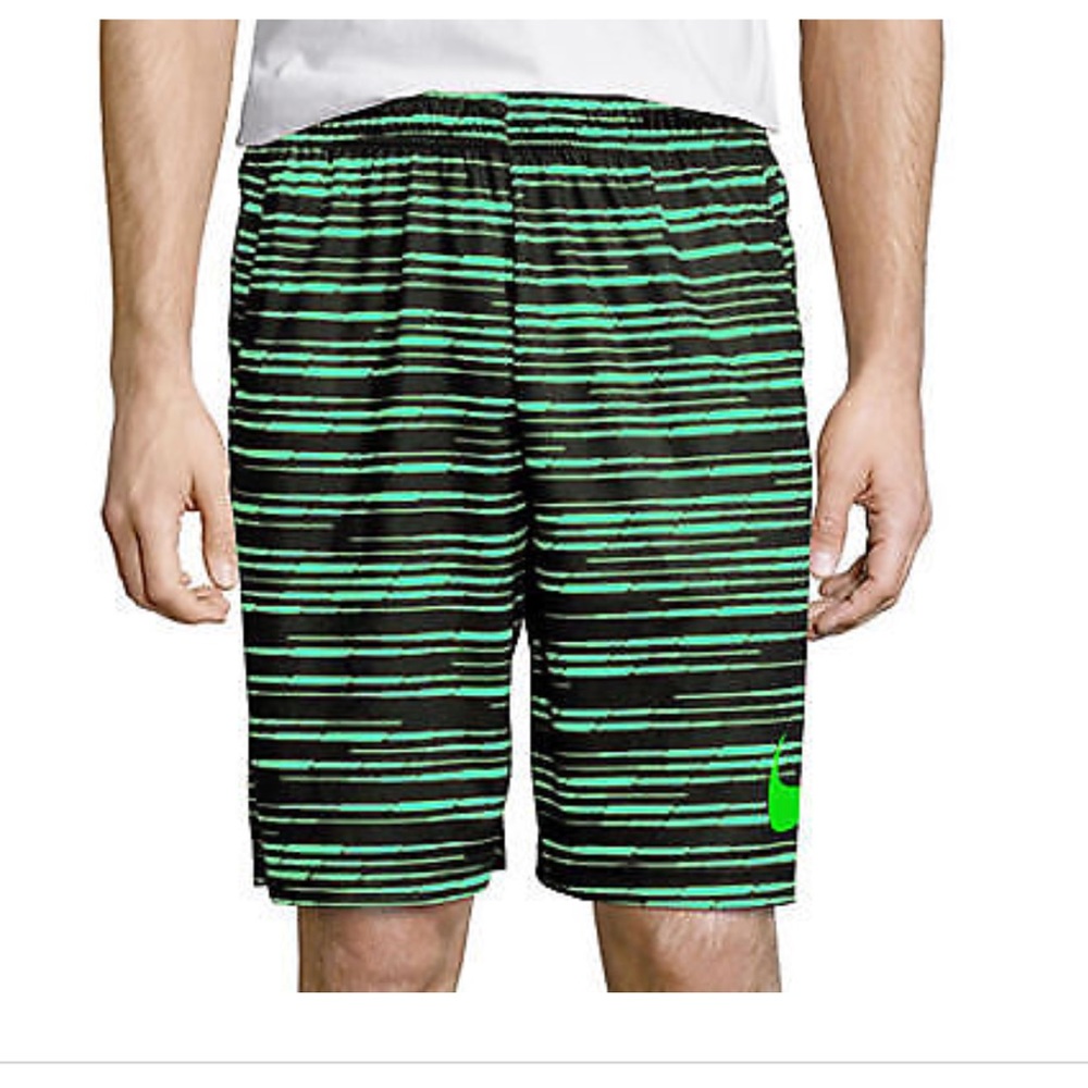 NEW Nike Dri Fit 9” Printed Training Shorts
